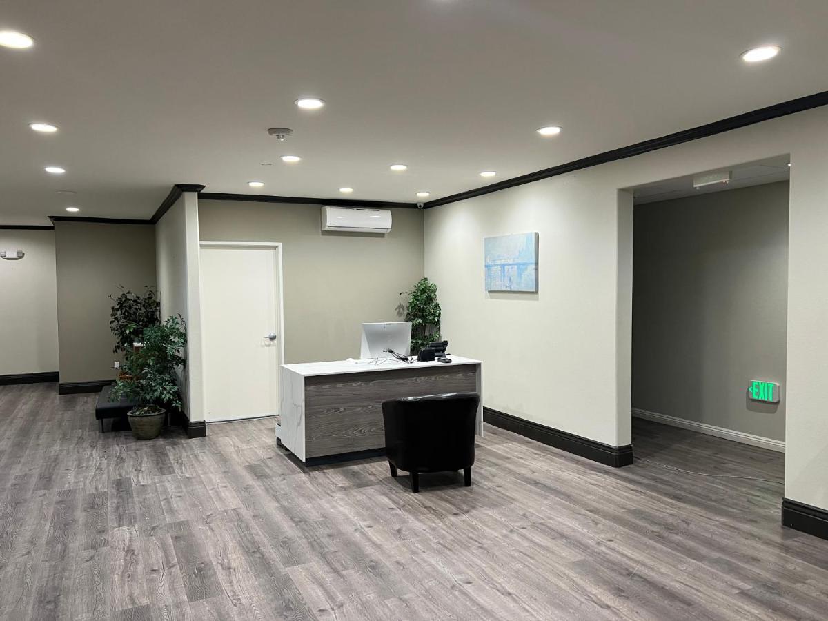 Aspire Inn & Suites Orange Εξωτερικό φωτογραφία